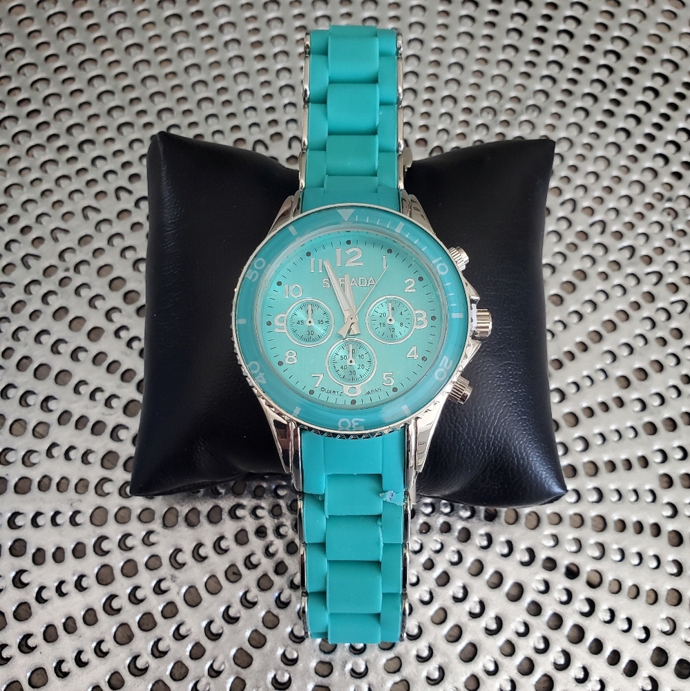 NWT Strada Watch